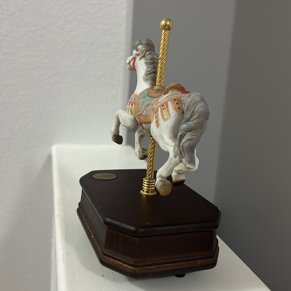 🖤1990s CAROUSEL COLLECTION 2ND EDITION music box ▪️Decor purpose - Picture 5 of 15